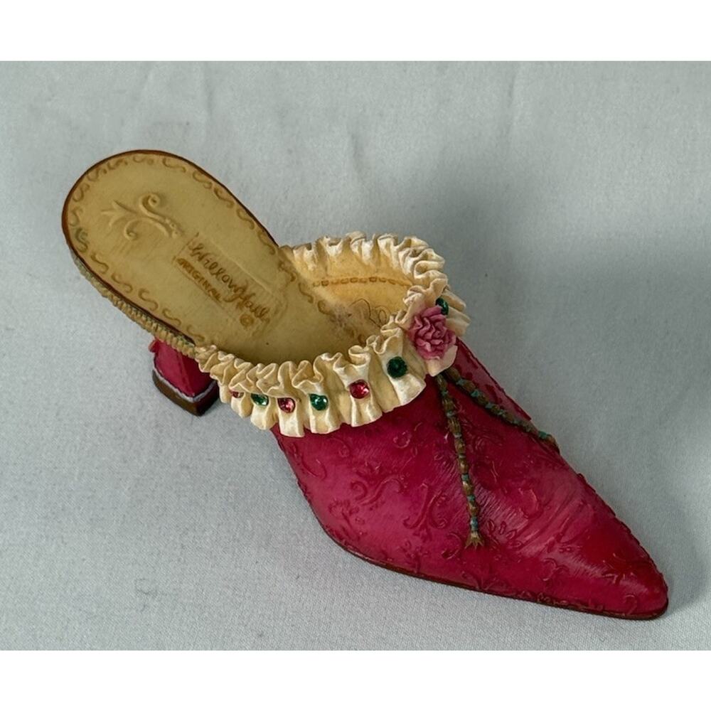 Willow Hall Miniature Vintage Mule Figurine Pretty Maiden Circa 1810, 85-06